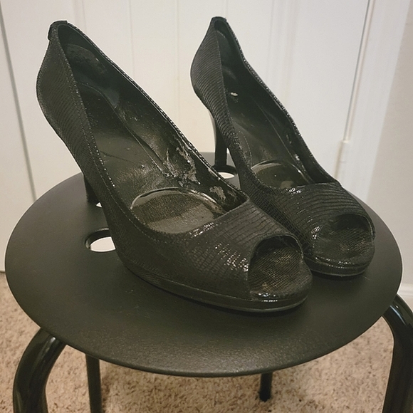 Calvin Klein Black Leather Pearlized Reptile Heels Peek A Boo Open Toe Sz 10 - Picture 5 of 10
